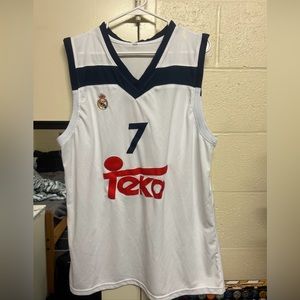 Doncic Madrid jersey size xl fits like an L